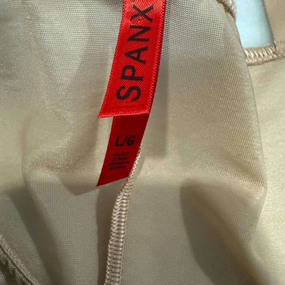 SPANX Bodysuit Large Mid-thigh - Picture 3 of 6